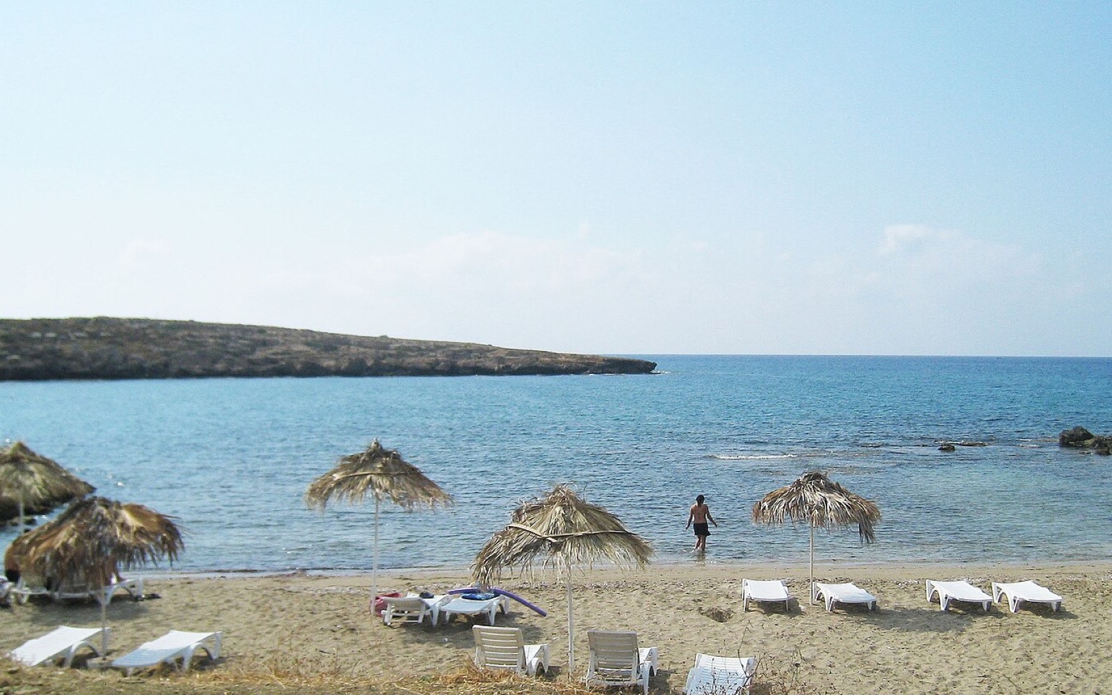 A modest sandy cove on the Karaoğlanoğlu coastline