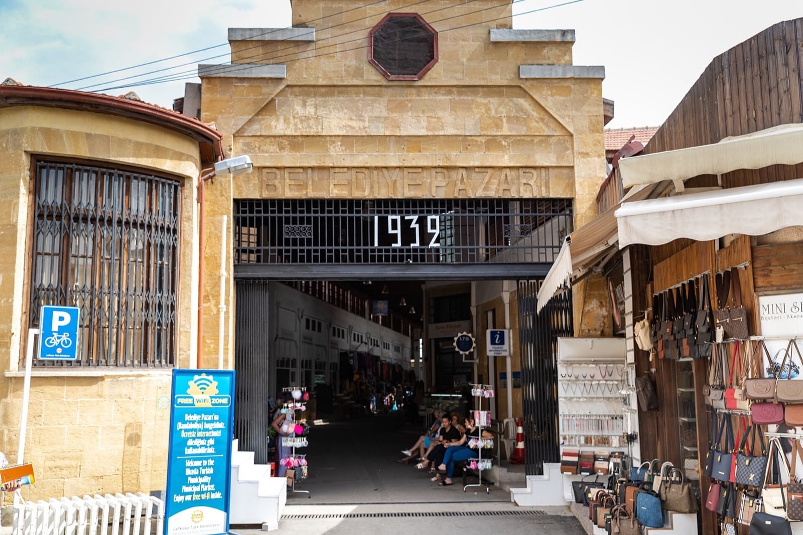 Lefkoşa Bandabuliya pazarının içi