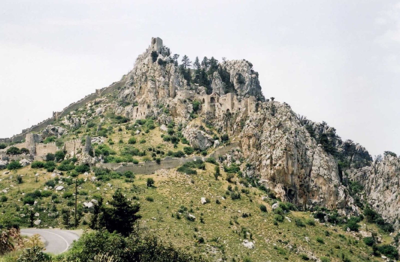 Girne dağlarındaki St Hilarion Kalesi