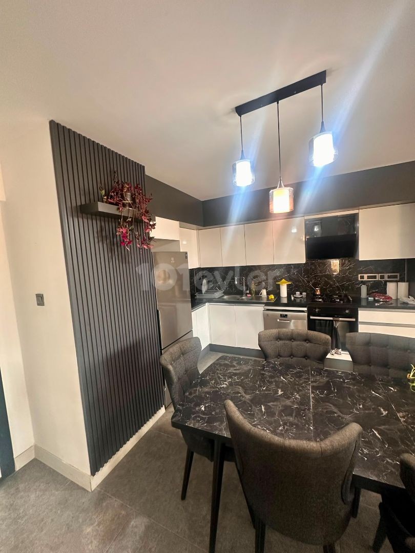 2-Bedroom apartment in Long Beach