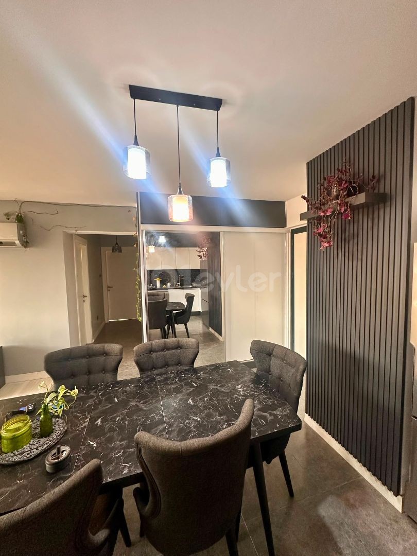 2-Bedroom apartment in Long Beach