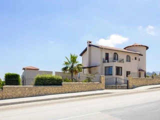 Arapköy’de 4 Yatak Odalı villa — 2
