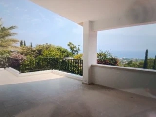 4-Schlafzimmer-villa in Lapta — 4