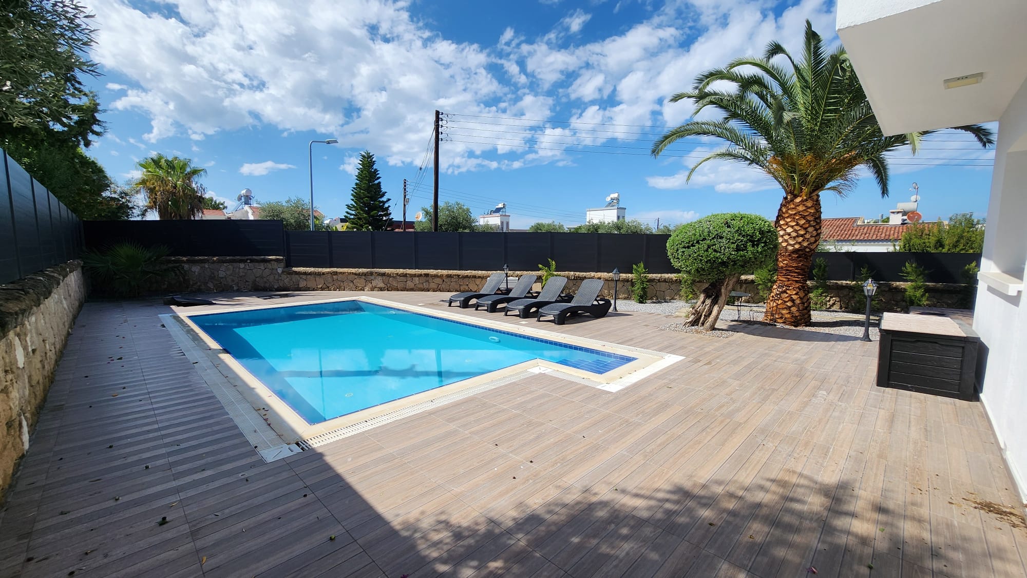 Möblierte 3-Schlafzimmer-Villa mit privatem Pool zur Miete in Çatalköy — Chapter One Realty