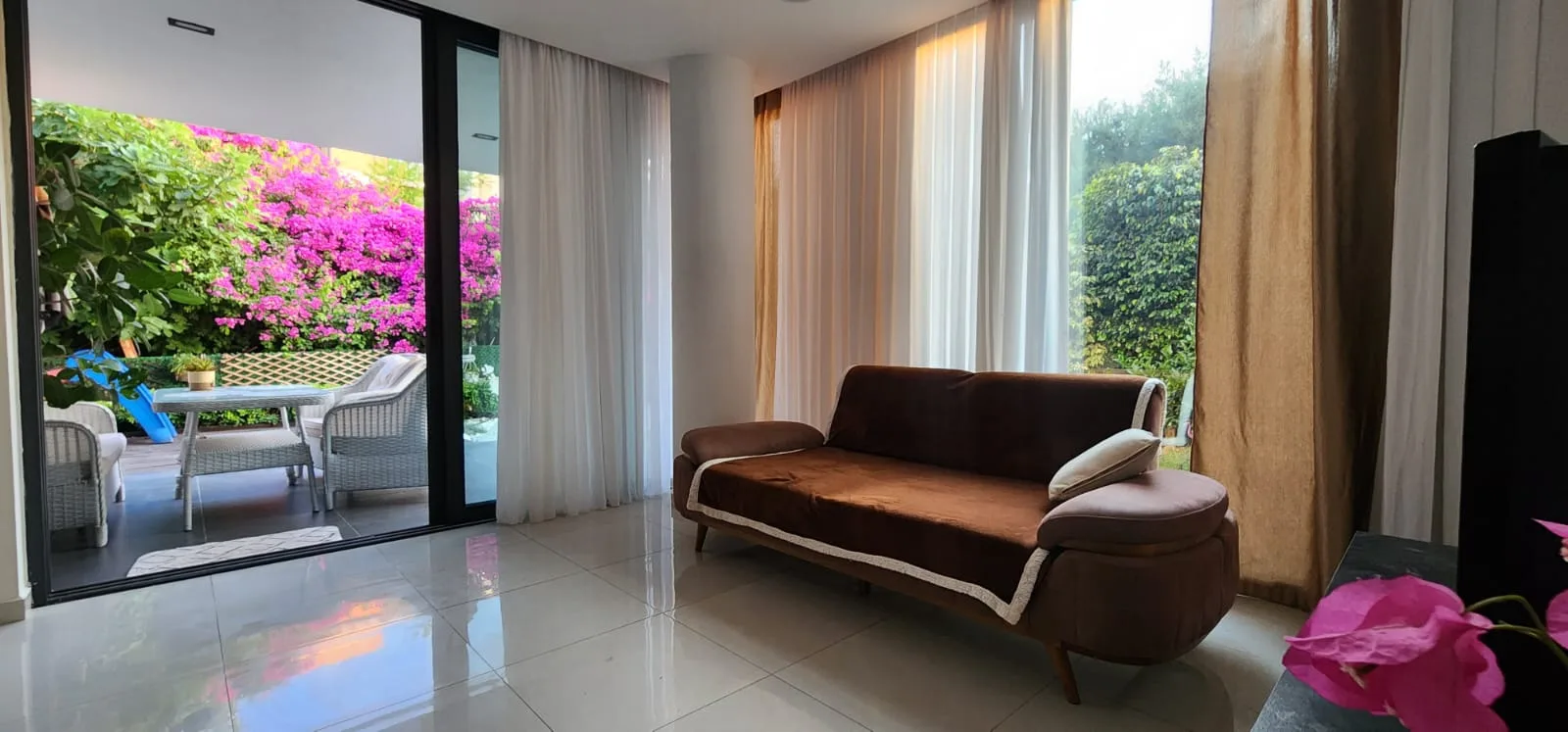 Möblierte 2+1-Erdgeschosswohnung mit Garten in Alsancak — £999/Monat — 3