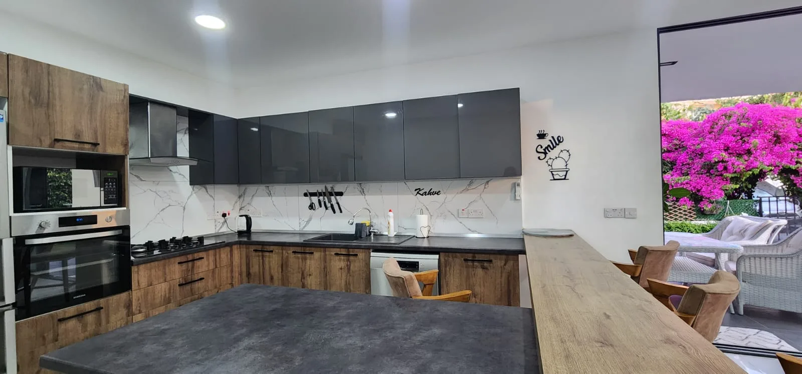 Möblierte 2+1-Erdgeschosswohnung mit Garten in Alsancak — £999/Monat — 6