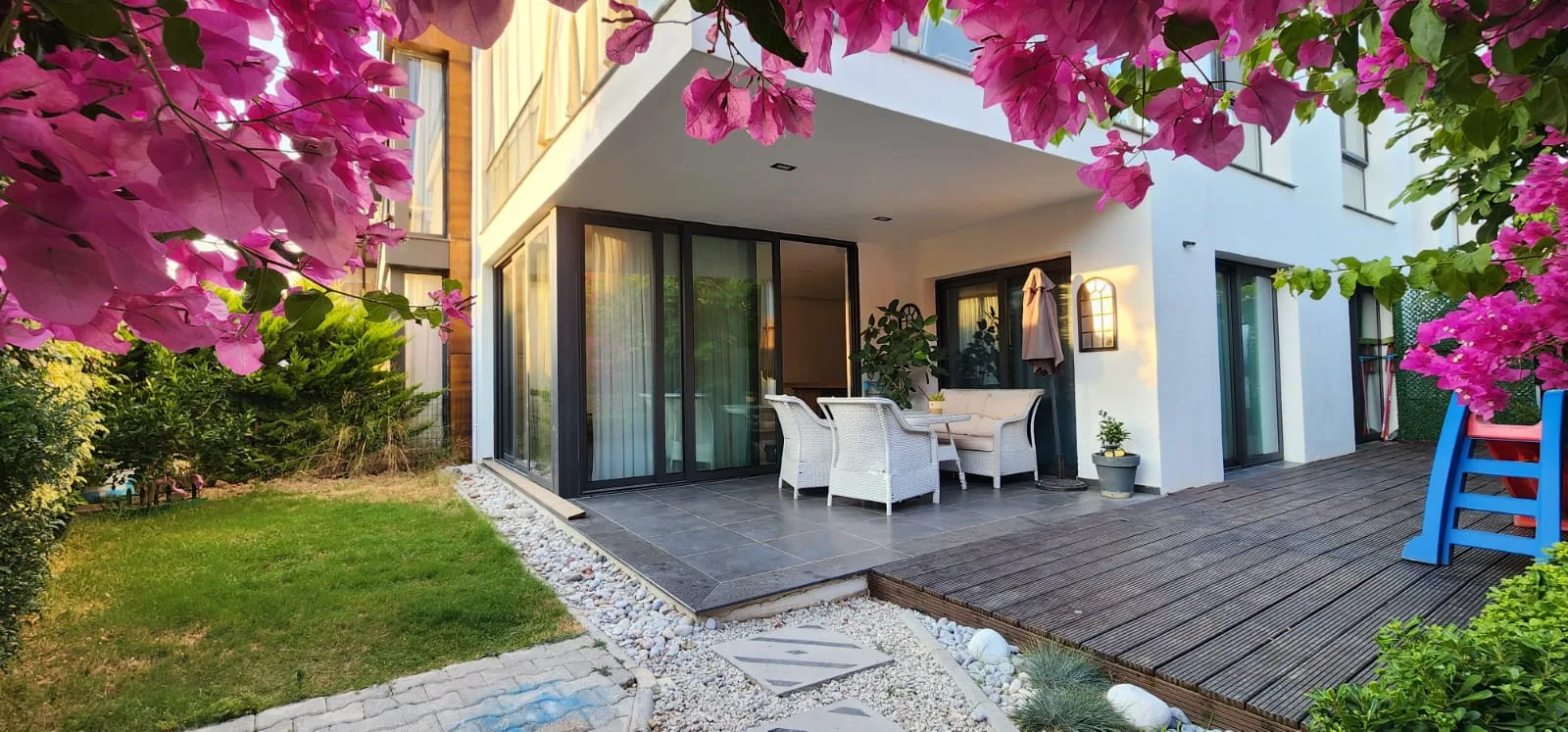 Möblierte 2+1-Erdgeschosswohnung mit Garten in Alsancak — £999/Monat — 16