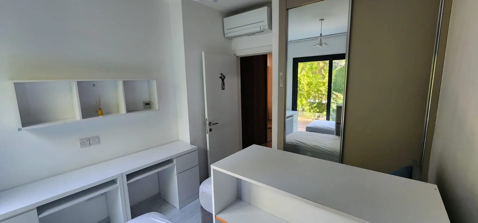 Möblierte 2+1-Erdgeschosswohnung mit Garten in Alsancak — £999/Monat — 26