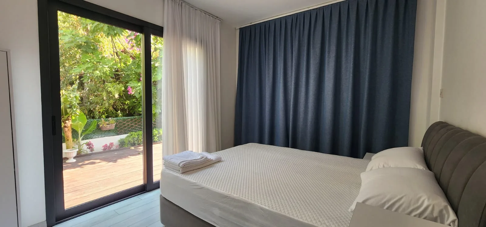 Möblierte 2+1-Erdgeschosswohnung mit Garten in Alsancak — £999/Monat — 31