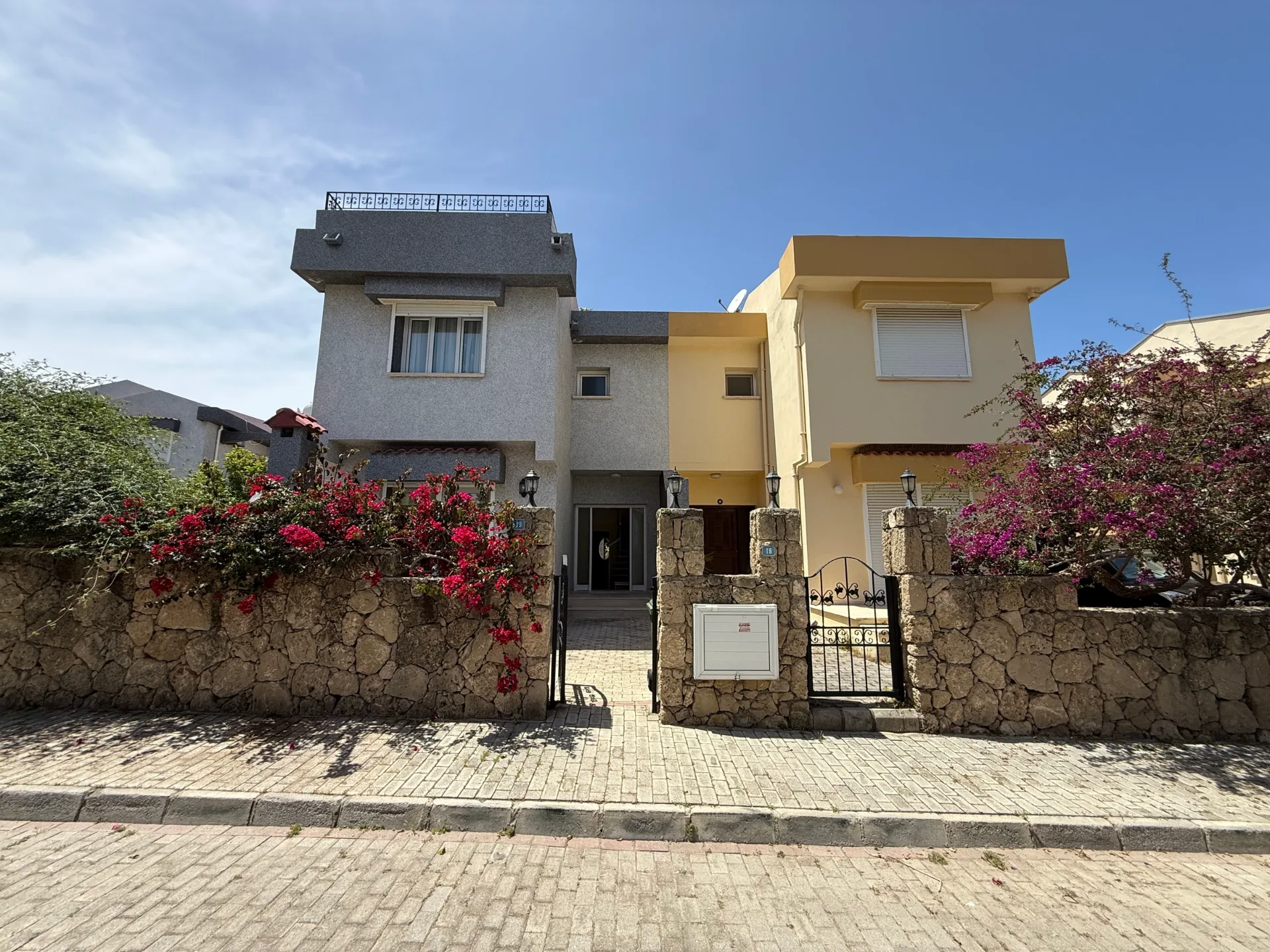 Karaoğlanoğlu’da 2 Yatak Odalı Villa — Chapter One Realty