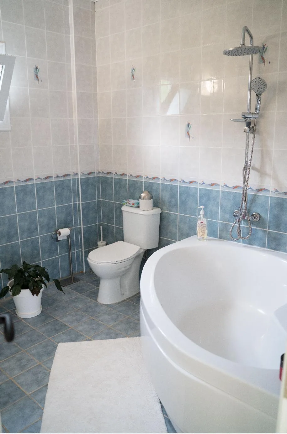 Möblierte Villa mit 3 Schlafzimmern, Pool und Garten in Alsancak — £1.800/Monat — 3