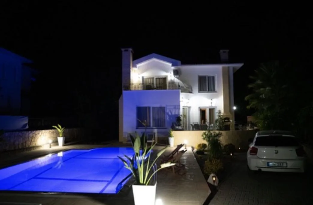 Möblierte Villa mit 3 Schlafzimmern, Pool und Garten in Alsancak — £1.800/Monat — 4