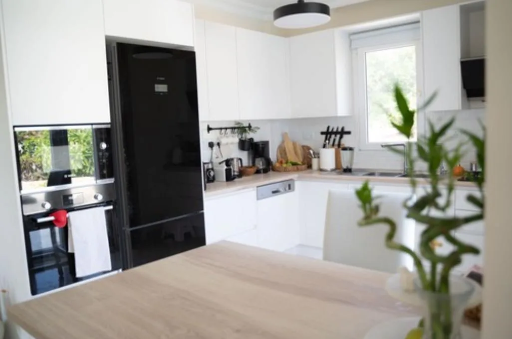 Möblierte Villa mit 3 Schlafzimmern, Pool und Garten in Alsancak — £1.800/Monat — 6