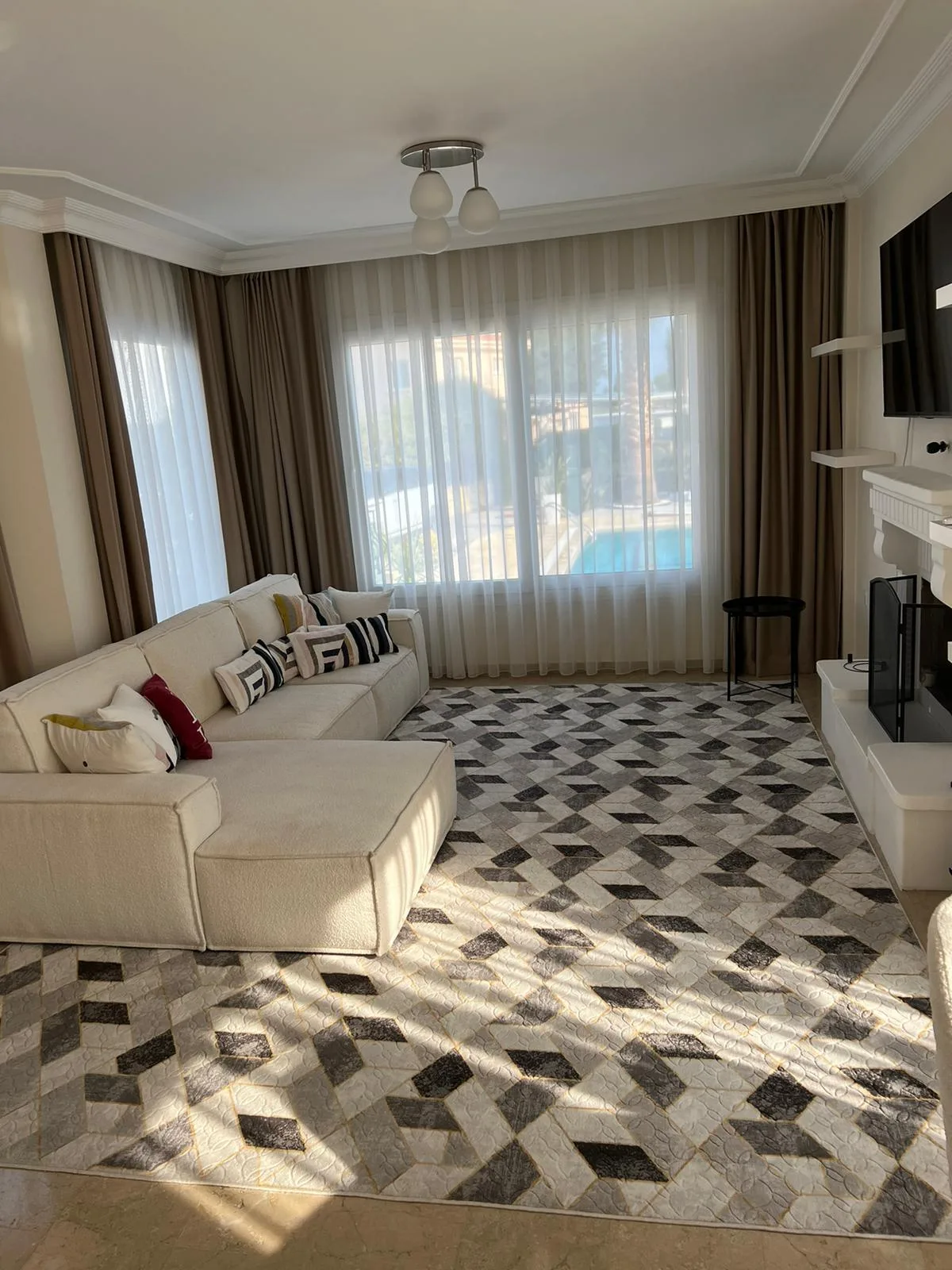 Möblierte Villa mit 3 Schlafzimmern, Pool und Garten in Alsancak — £1.800/Monat — 8