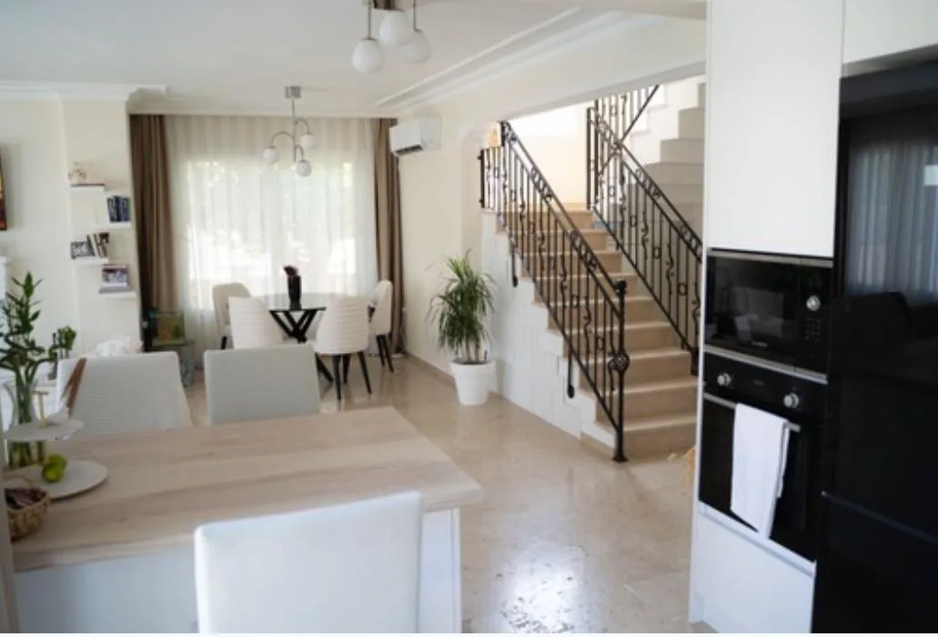 Möblierte Villa mit 3 Schlafzimmern, Pool und Garten in Alsancak — £1.800/Monat — 15