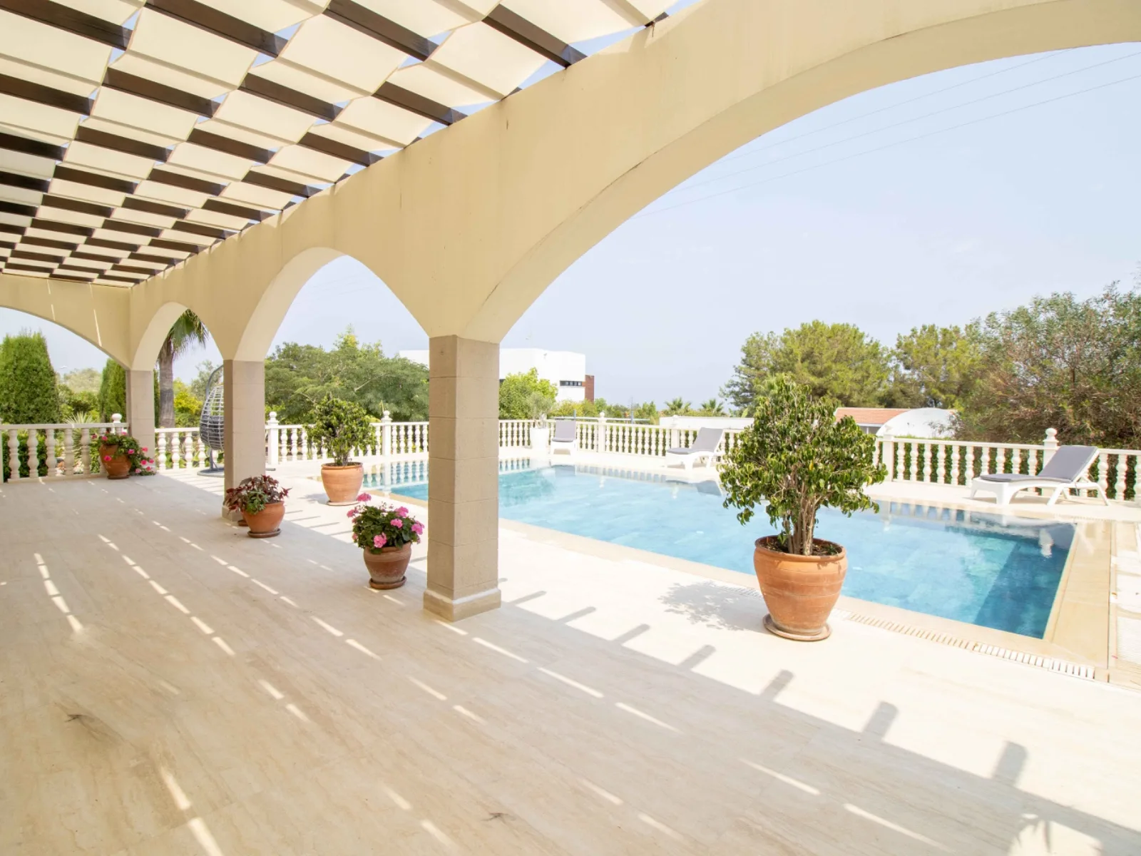 Möblierte Villa mit 4 Schlafzimmern und privatem Pool in Çatalköy — £546.000 — 5