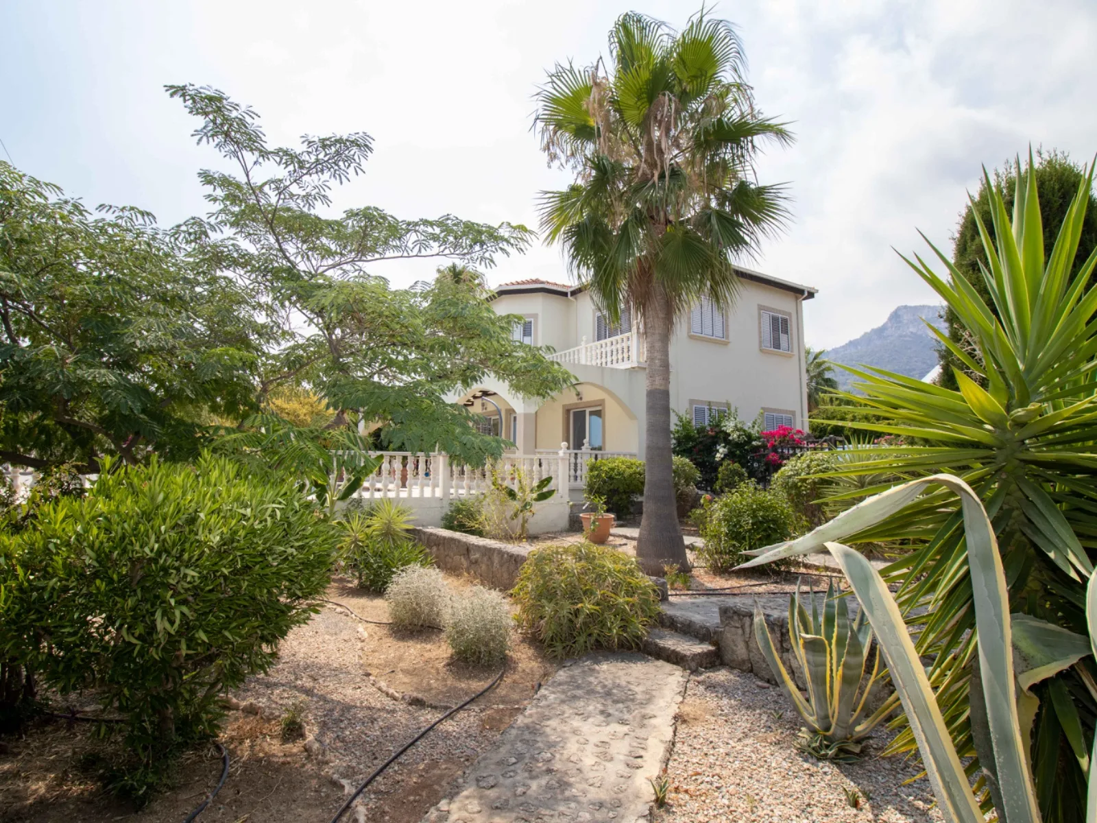 Möblierte Villa mit 4 Schlafzimmern und privatem Pool in Çatalköy — £546.000 — 13