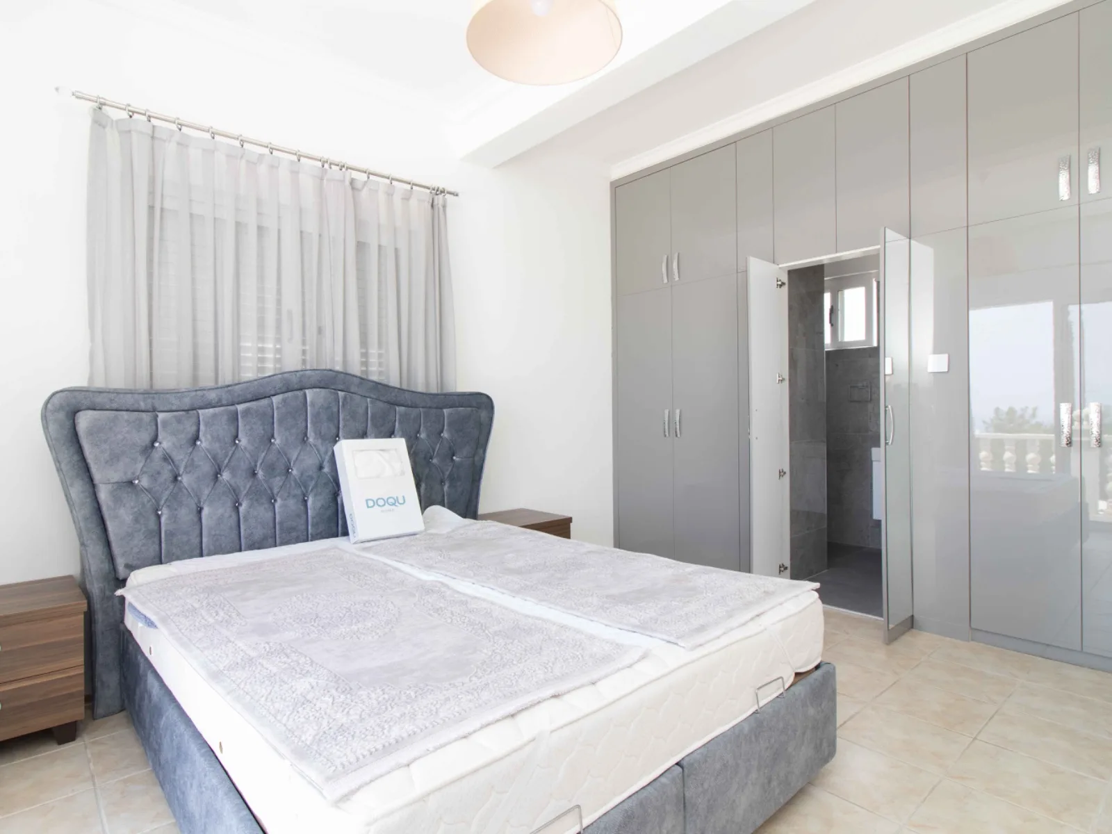 Möblierte Villa mit 4 Schlafzimmern und privatem Pool in Çatalköy — £546.000 — 25