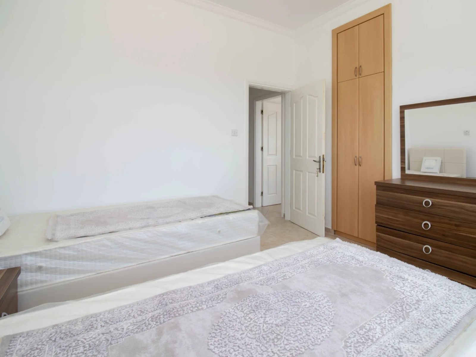 Möblierte Villa mit 4 Schlafzimmern und privatem Pool in Çatalköy — £546.000 — 27