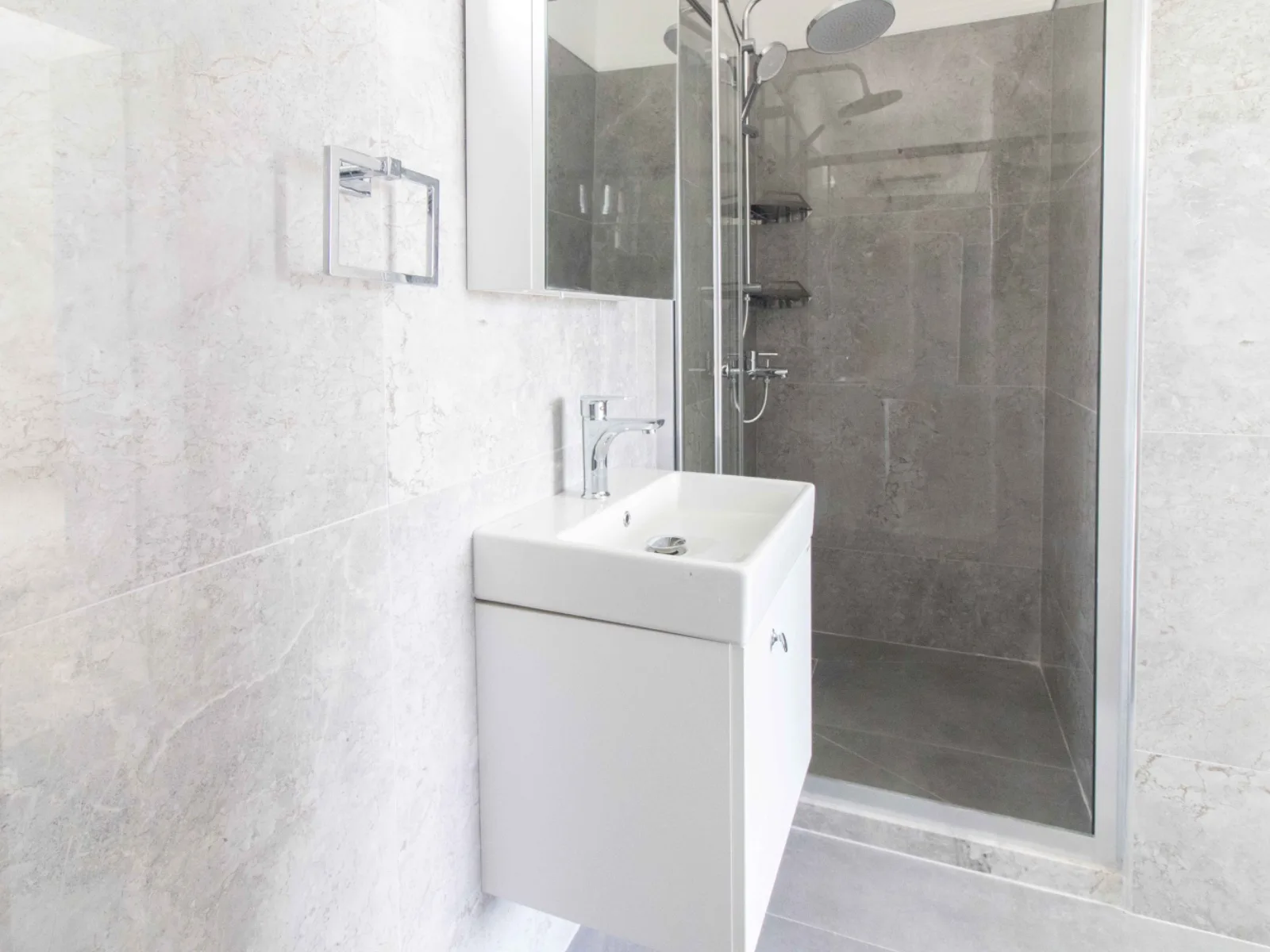 Möblierte Villa mit 4 Schlafzimmern und privatem Pool in Çatalköy — £546.000 — 28
