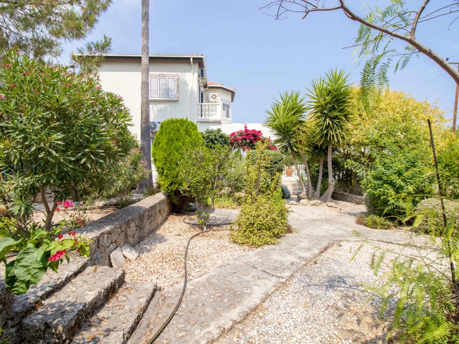 Möblierte Villa mit 4 Schlafzimmern und privatem Pool in Çatalköy — £546.000 — 29