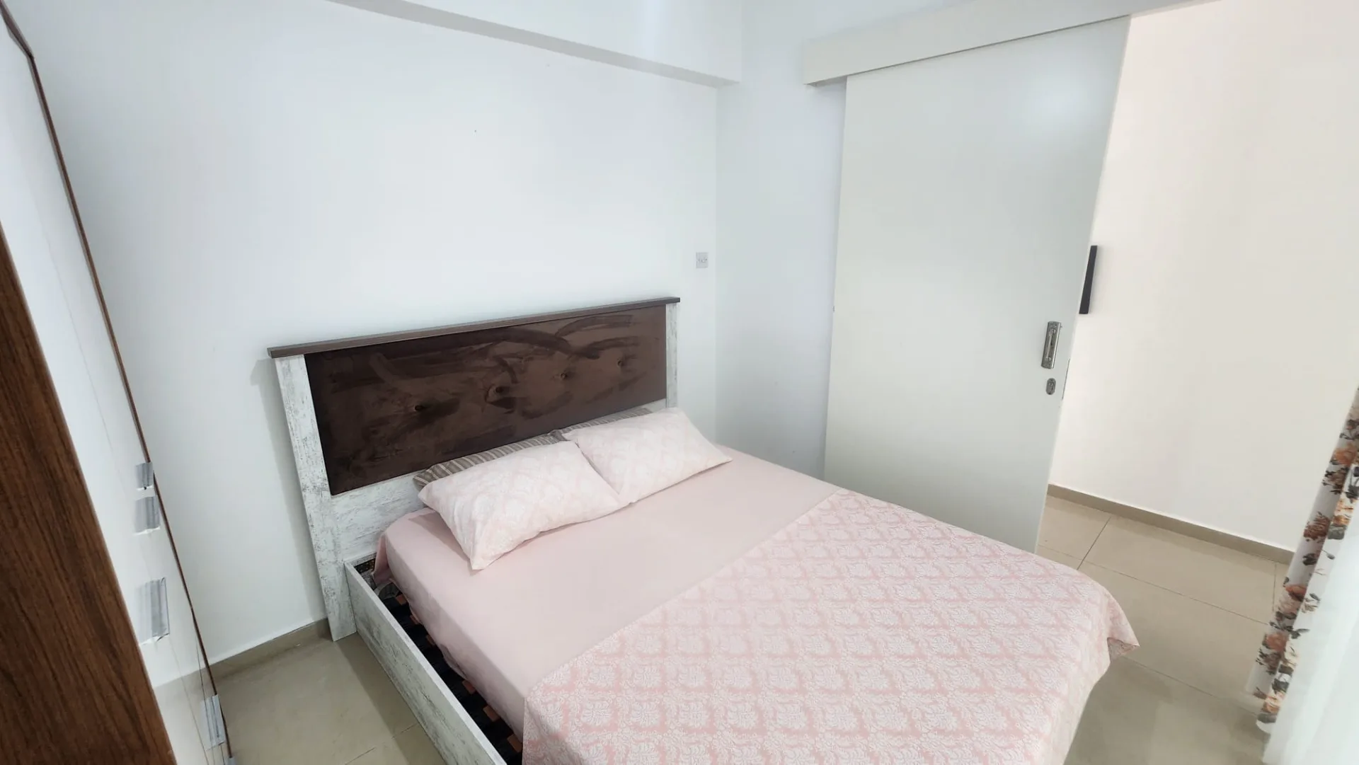 Furnished Beachfront 2-Bedroom Apartment in Karaoğlanoğlu — £1,000/month — 13