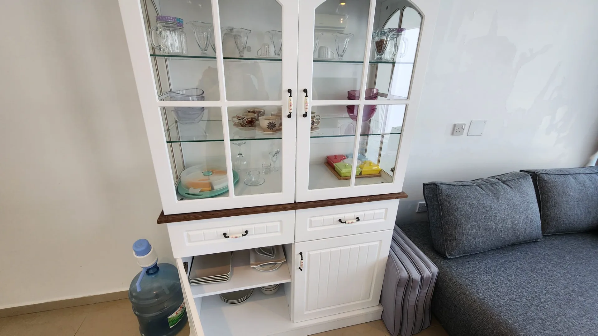 Furnished Beachfront 2-Bedroom Apartment in Karaoğlanoğlu — £1,000/month — 16