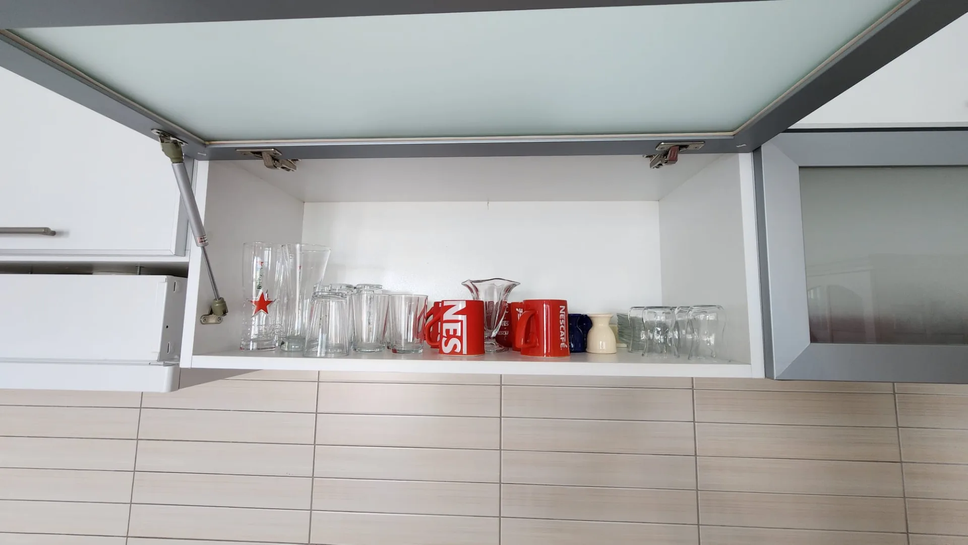 Furnished Beachfront 2-Bedroom Apartment in Karaoğlanoğlu — £1,000/month — 18
