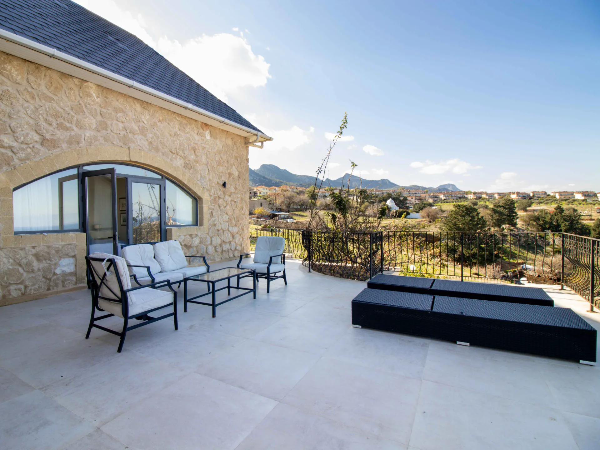 5-Bedroom Stone Villa with Infinity Pool in Arapköy — 20