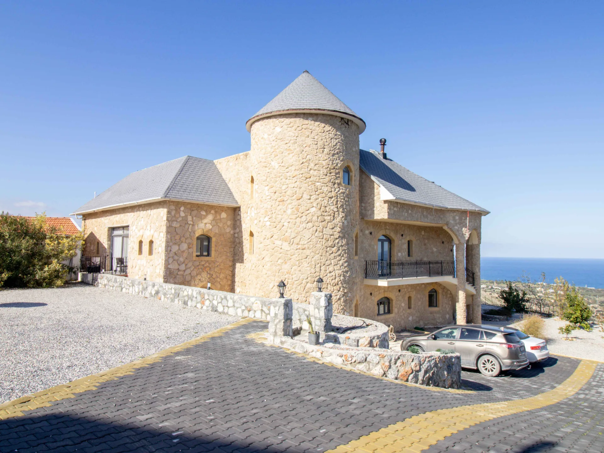 5-Bedroom Stone Villa with Infinity Pool in Arapköy — 40