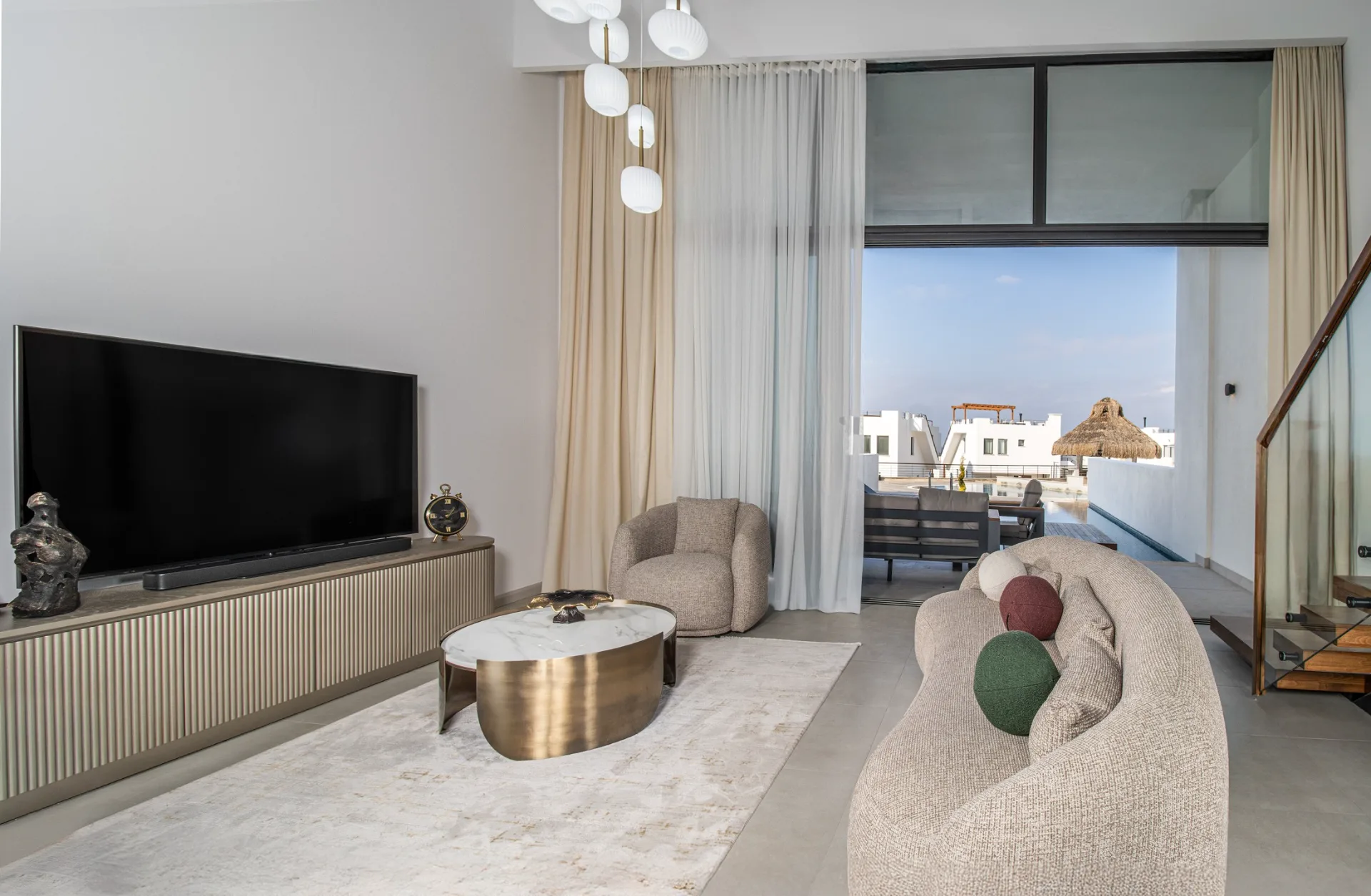 Esentepe’de Özel Havuzlu Eşyalı 3 Yatak Odalı Bahçeli Loft — £1.700/ay — 6