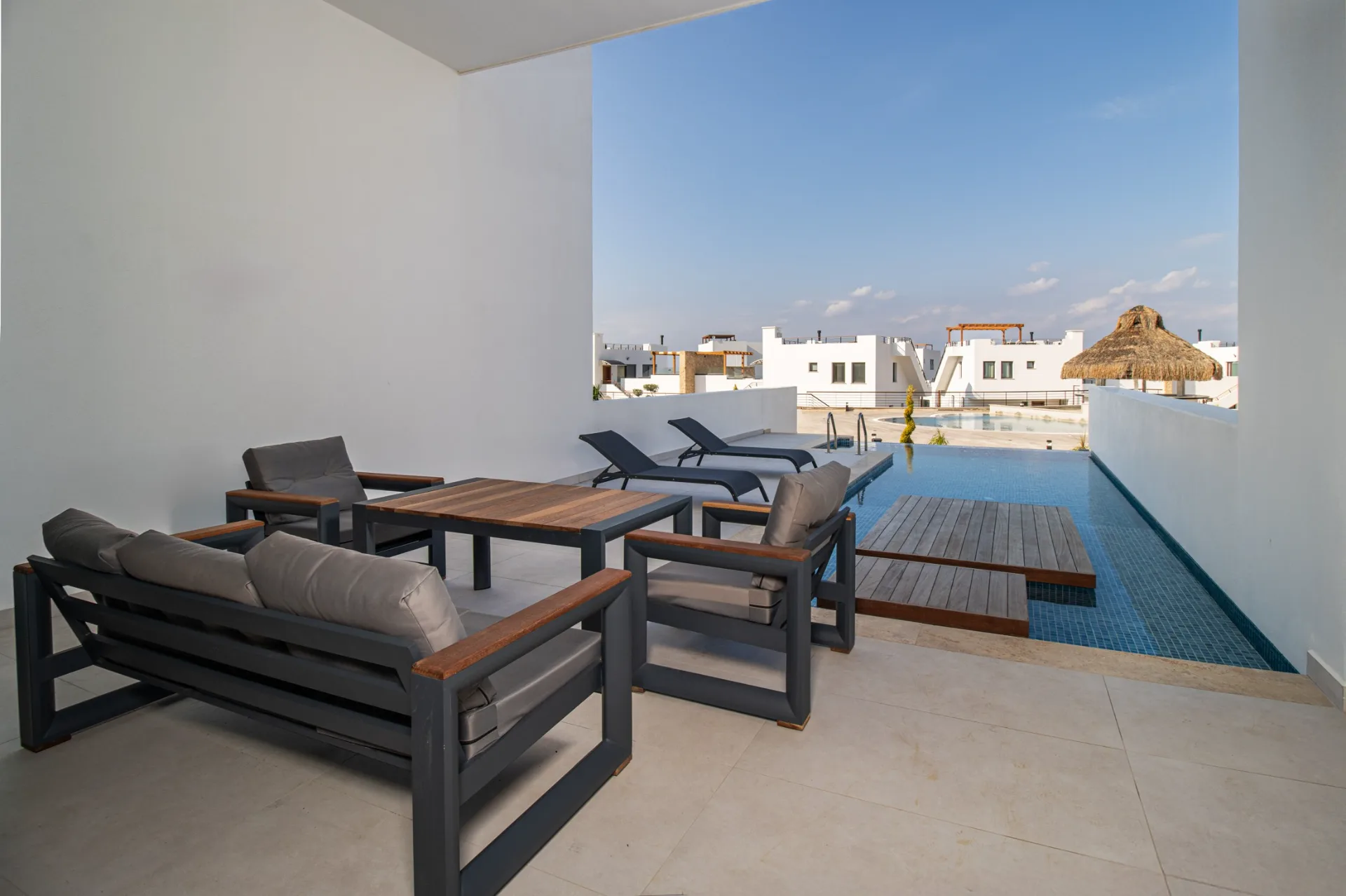 Esentepe’de Özel Havuzlu Eşyalı 3 Yatak Odalı Bahçeli Loft — £1.700/ay — 11