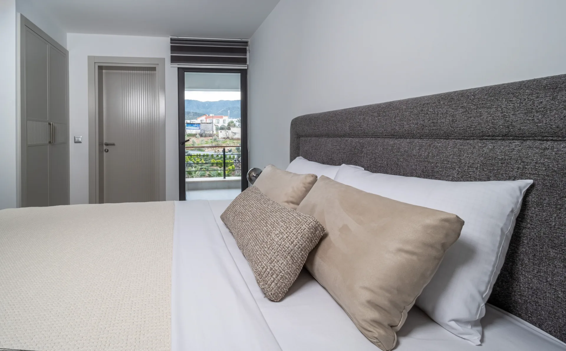 Esentepe’de Özel Havuzlu Eşyalı 3 Yatak Odalı Bahçeli Loft — £1.700/ay — 23