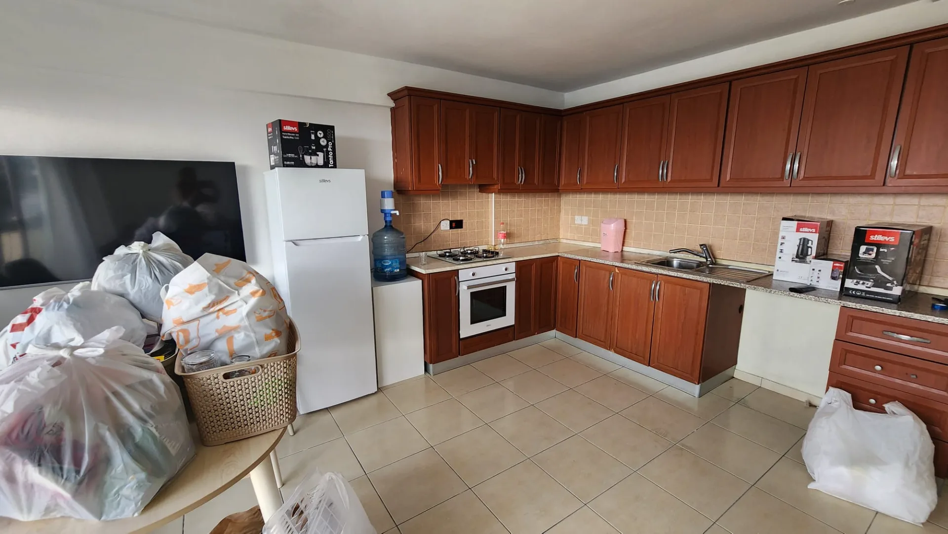 Unmöblierte 2-Zimmer-Wohnung mit Meerblick in Çatalköy — £500 monatlich — 10