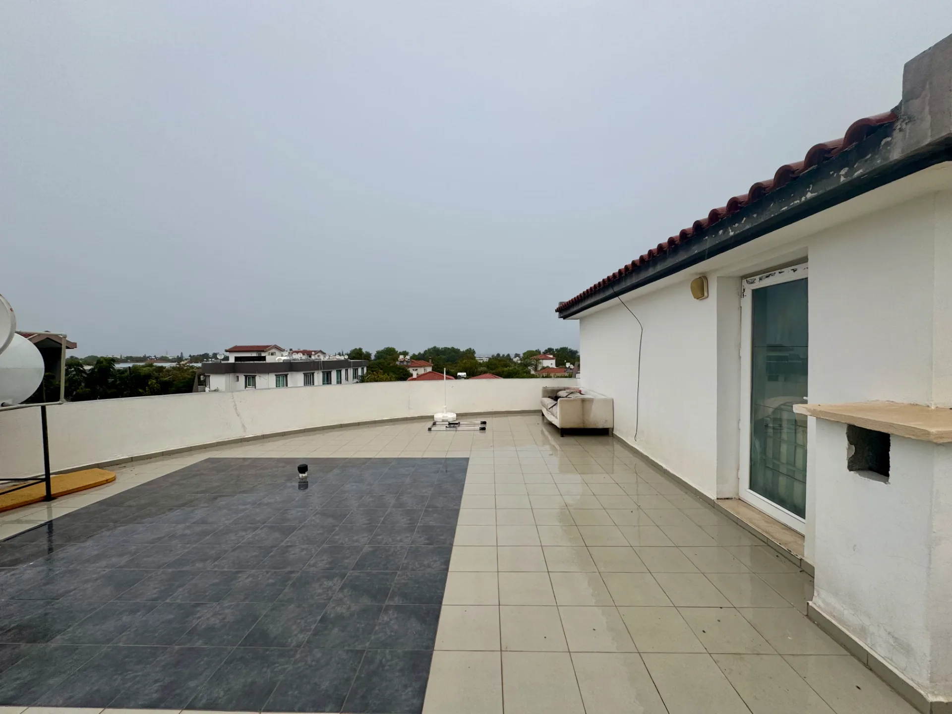 Furnished 1-Bedroom Apartment with Private Roof Terrace in Karaoğlanoğlu — £120,000 — 3