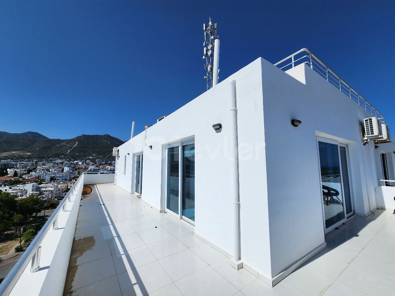 3-Bedroom Penthouse in Central Kyrenia — 2