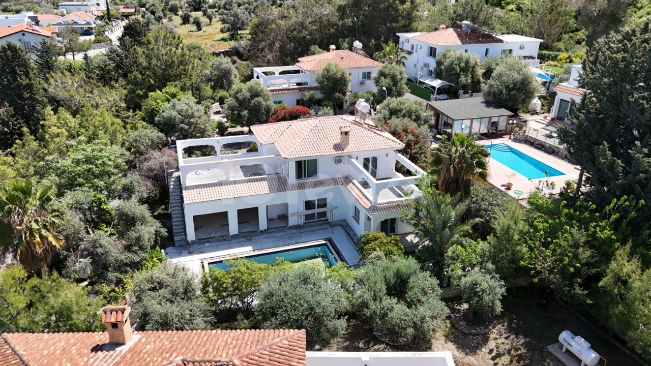 Luxury Private-Pool 4-Bedroom Villa in Ozanköy, Kyrenia — 4