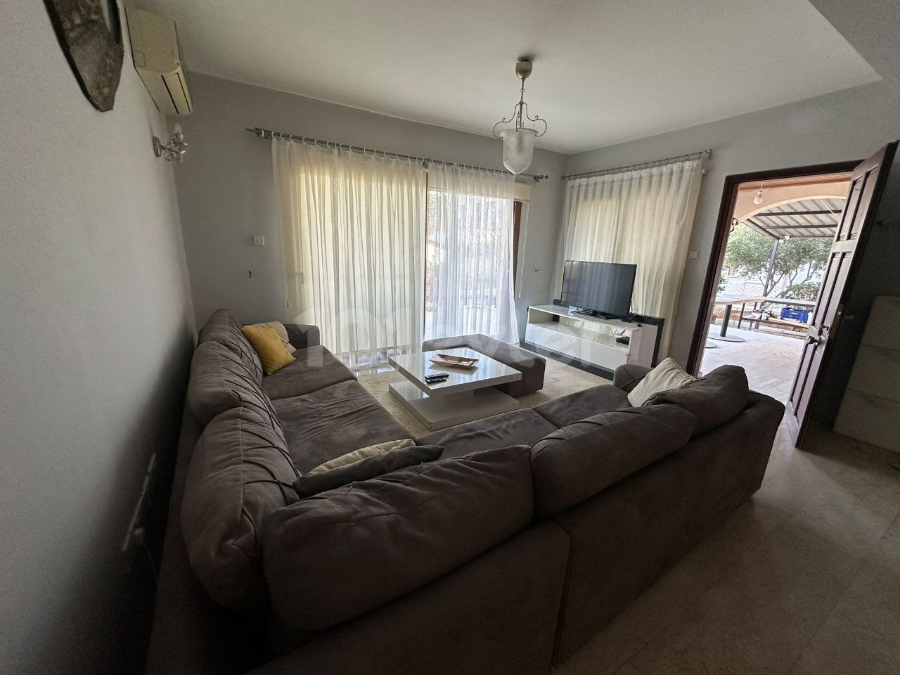 Möblierte Villa mit 3 Schlafzimmern in Esentepe — £1.000/Monat — 14
