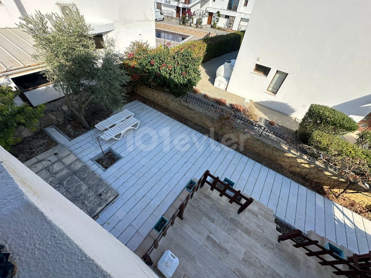 Möblierte Villa mit 3 Schlafzimmern in Esentepe — £1.000/Monat — 18