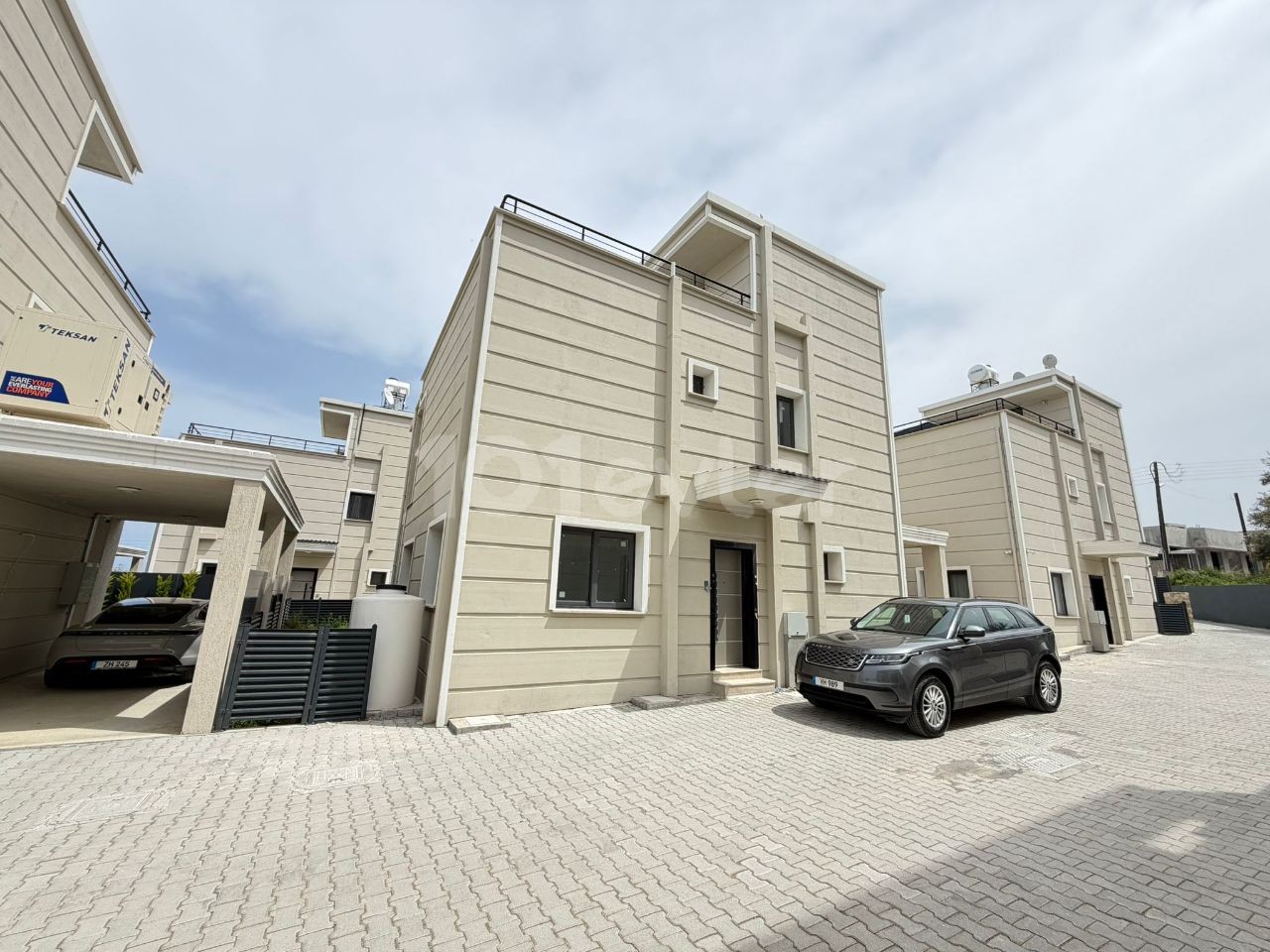 Lapta’da 3 Yatak Odalı Villa — Chapter One Realty