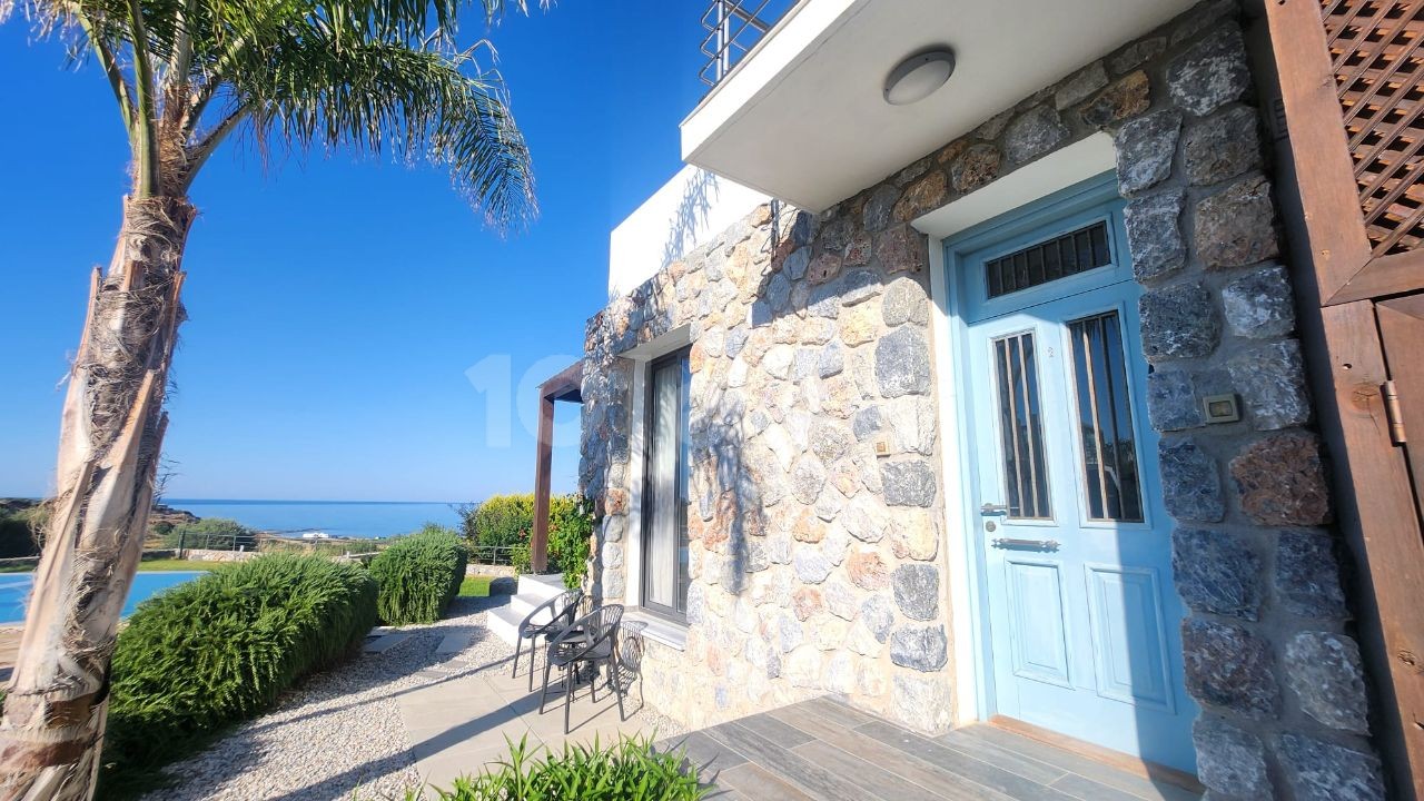 Möblierte Villa mit 3 Schlafzimmern und Meerblick in Esentepe — £330.000 | C1-0170 — Chapter One Realty