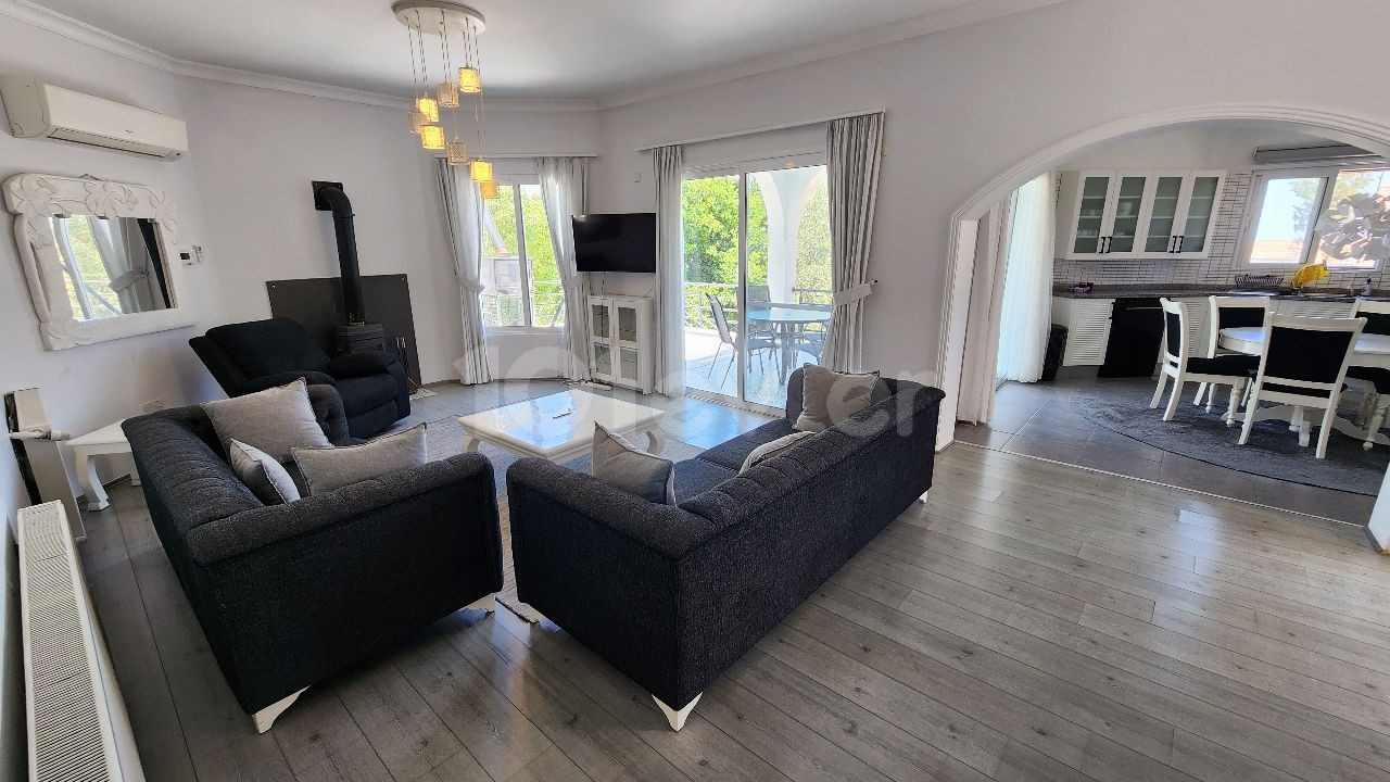 4-Bedroom Villa in Alsancak, Kyrenia — 4