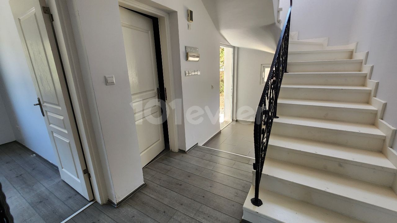 4-Bedroom Villa in Alsancak, Kyrenia — 11