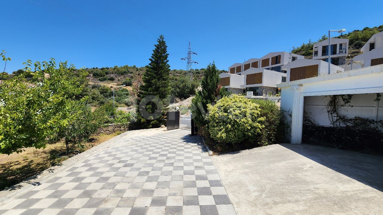 4-Bedroom Villa in Alsancak, Kyrenia — 27