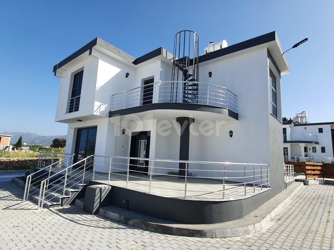 3-Schlafzimmer-Villa in Karşıyaka — Chapter One Realty