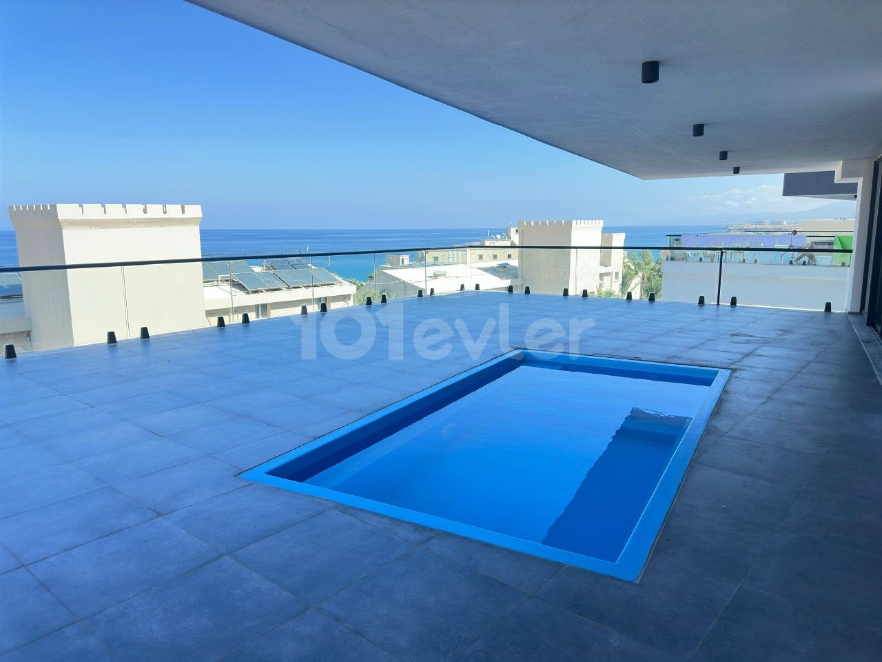 Girne Merkez’de 4 Yatak Odalı Daire — Chapter One Realty