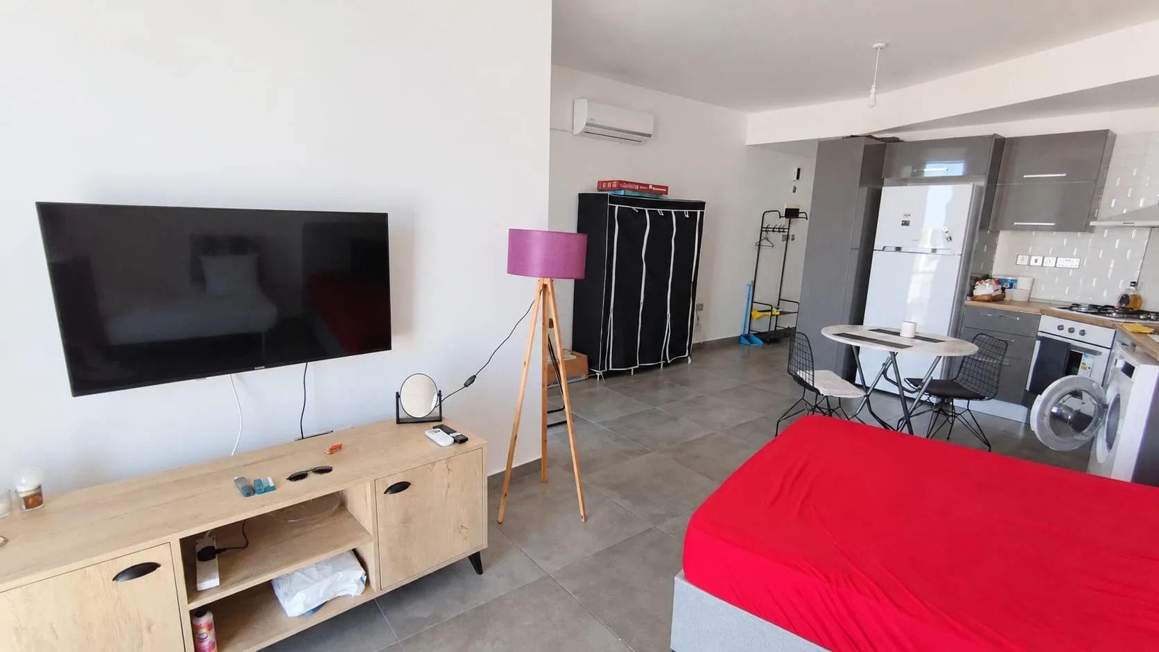 Yukarı Girne’de Balkonlu Eşyalı Stüdyo — Aylık £700, Aidat Dahil — Chapter One Realty