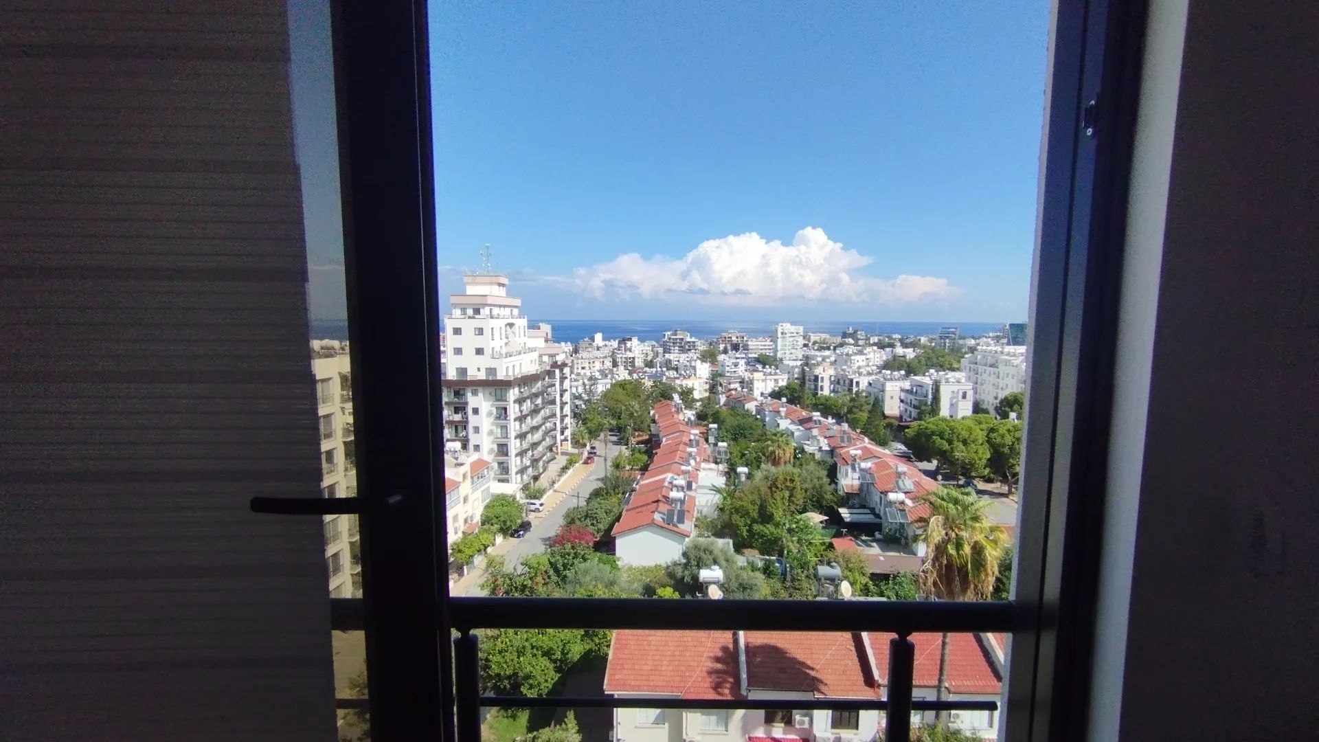 Yukarı Girne’de Balkonlu Eşyalı Stüdyo — Aylık £700, Aidat Dahil — 2